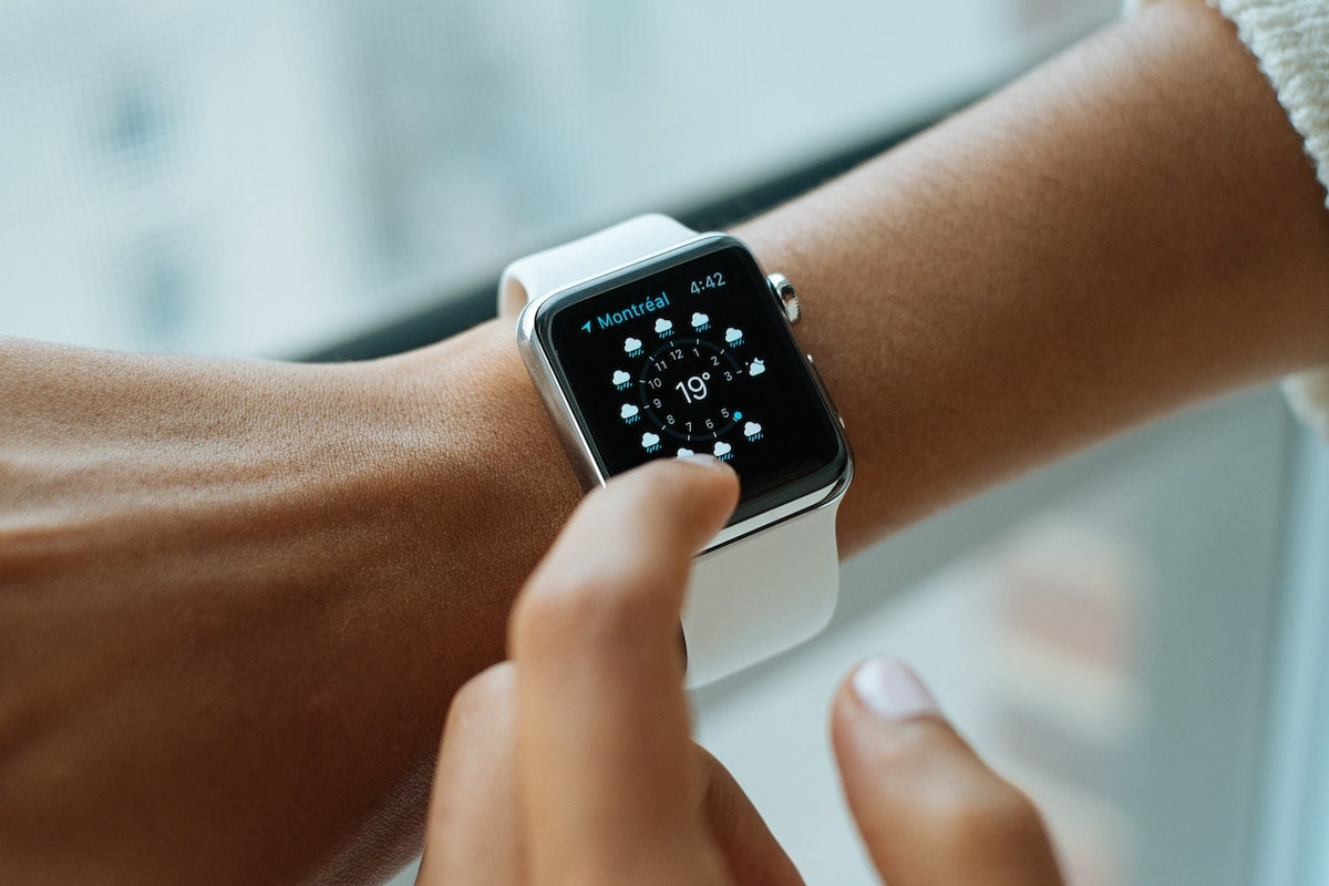 Apple Watch mit Applecare am Handgelenk